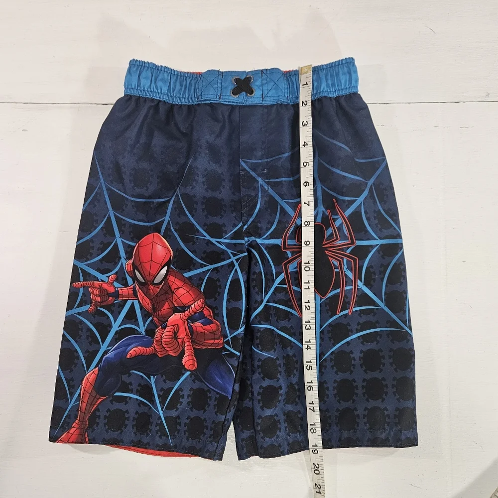 Marvel Spiderman swim trunks boys size large